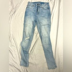 Arizona Co Women’s Skinny Ripped Jeans Size 3